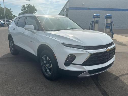Summit White 2025 Chevrolet Blazer LT