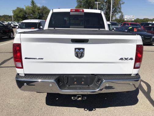 2016 RAM 1500 SLT
