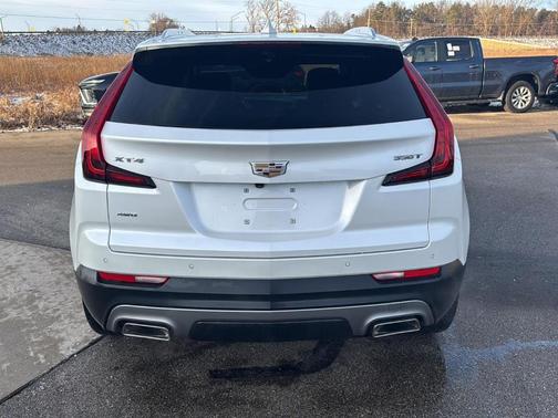 2022 Cadillac XT4 Premium Luxury