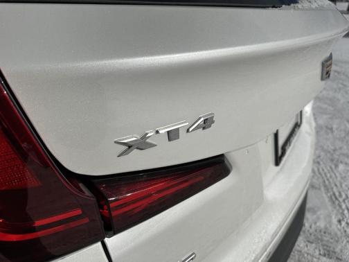 2022 Cadillac XT4 Premium Luxury