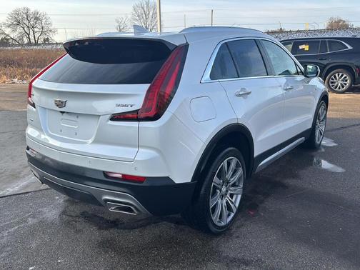 2022 Cadillac XT4 Premium Luxury
