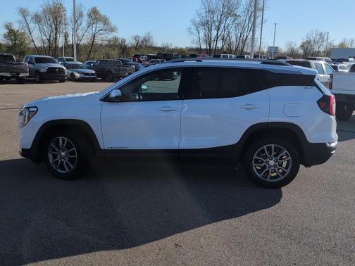Summit White 2024 GMC Terrain SLT
