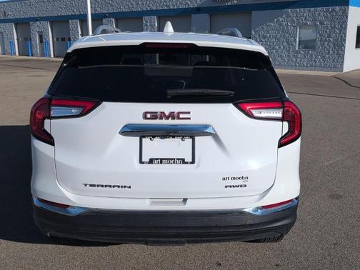 Summit White 2024 GMC Terrain SLT