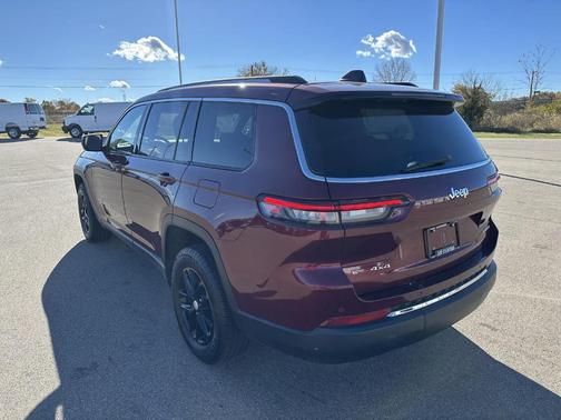 2022 Jeep Grand Cherokee L Laredo