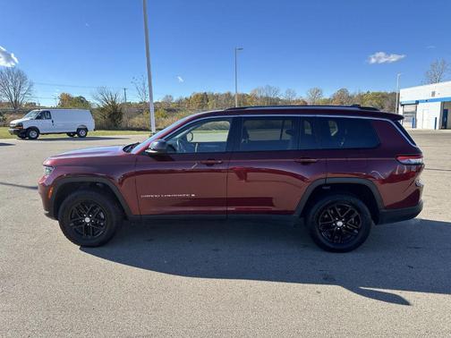 2022 Jeep Grand Cherokee L Laredo