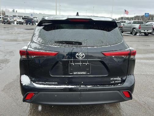 2023 Toyota Highlander LE