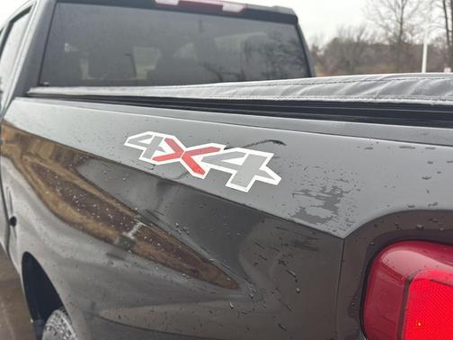 Black 2021 Chevrolet Silverado 1500 Custom