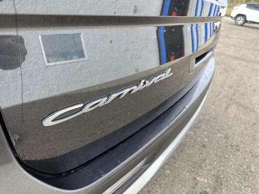 2022 Kia Carnival EX