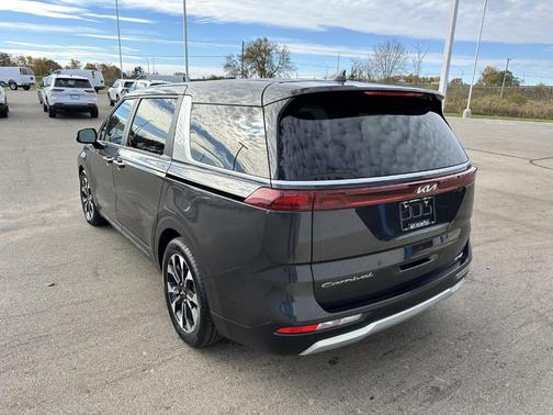 2022 Kia Carnival EX
