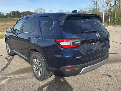 Obsidian Blue Pearl 2024 Honda Pilot EX-L 7-Passenger