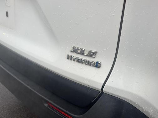 2019 Toyota RAV4 Hybrid XLE