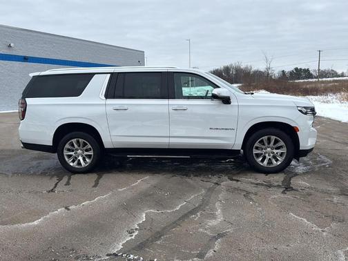 2023 Chevrolet Suburban Premier