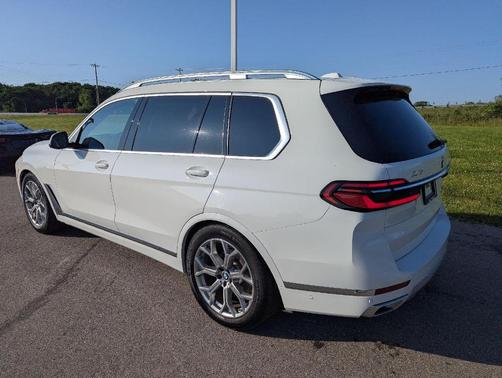 2024 BMW X7 xDrive40i