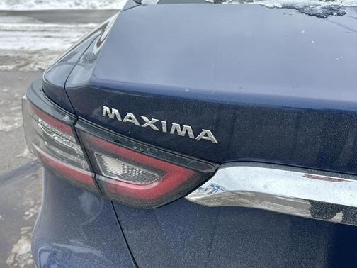2023 Nissan Maxima 