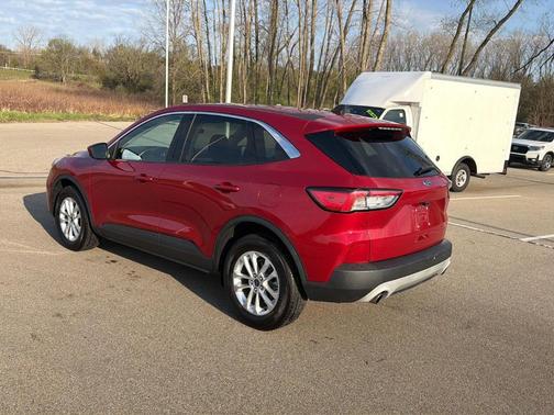 Rapid Red Metallic Tinted Clearcoat 2020 Ford Escape SE