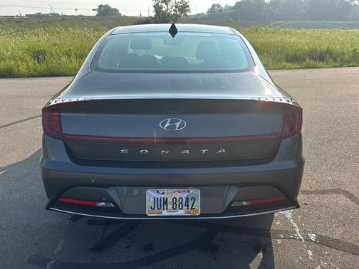 2022 Hyundai SONATA SE
