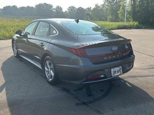 2022 Hyundai SONATA SE