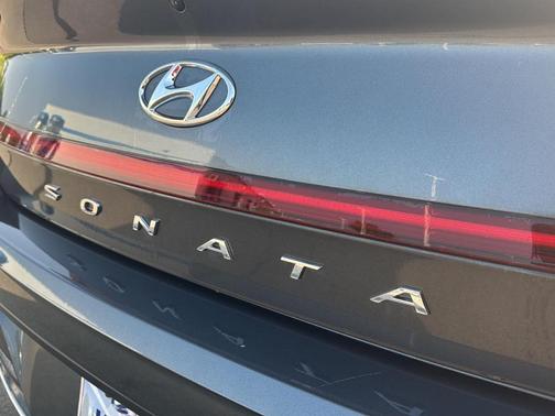 2022 Hyundai SONATA SE