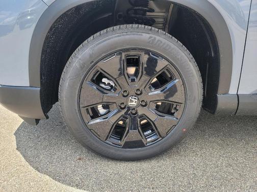 Sonic Gray Pearl 2026 Honda Pilot Black Edition