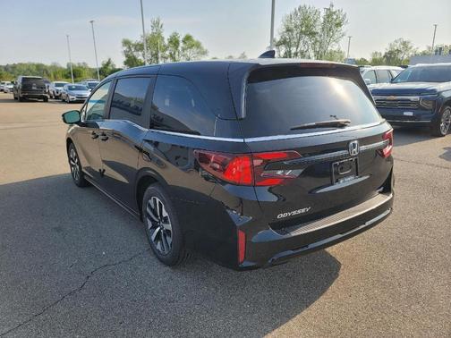 Crystal Black Pearl 2026 Honda Odyssey EX-L
