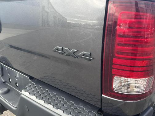 Granite Crystal Metallic 2022 RAM 1500 Classic SLT