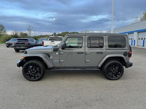 Sting Gray Clearcoat 2023 Jeep Wrangler 4xe Sahara