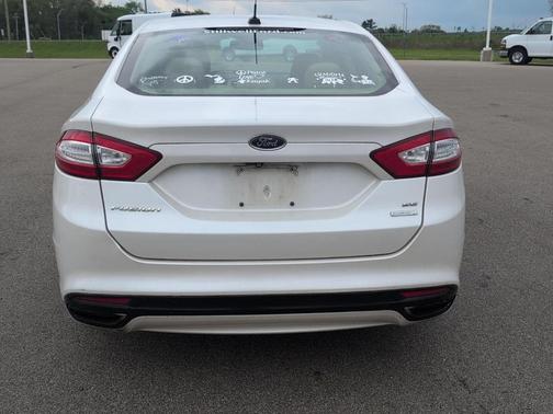 White Platinum Tri-Coat Metallic 2014 Ford Fusion SE