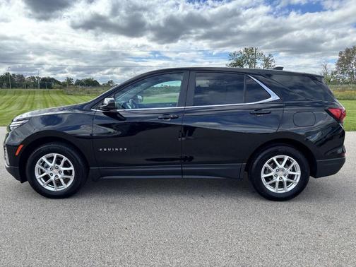 Mosaic Black Metallic 2024 Chevrolet Equinox LT