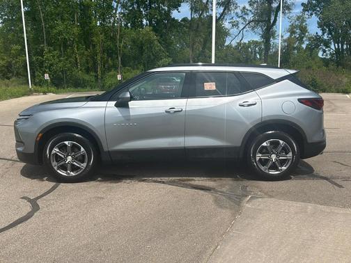 Sterling Gray Metallic 2023 Chevrolet Blazer 2LT