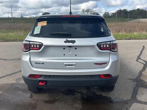 Silver Zynith 2024 Jeep Compass Trailhawk