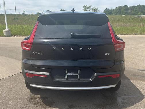 Black Stone 2023 Volvo XC40 B5 Plus Bright Theme