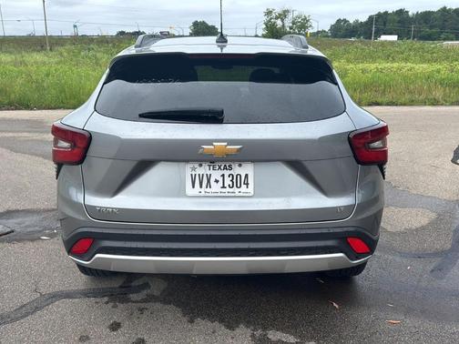 Sterling Gray Metallic 2025 Chevrolet Trax LT