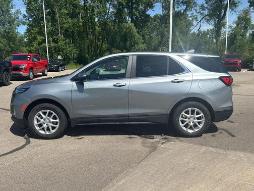 Sterling Gray Metallic 2024 Chevrolet Equinox LT