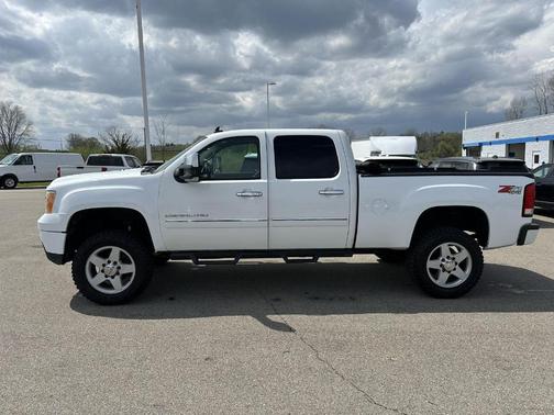 Summit White 2011 GMC Sierra 2500 Denali