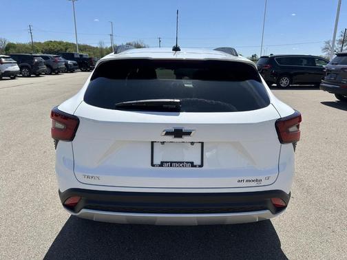 Summit White 2024 Chevrolet Trax LT