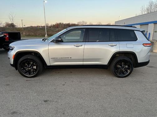 2024 Jeep Grand Cherokee L Laredo