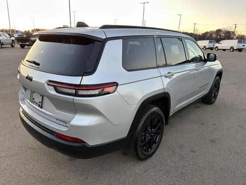 2024 Jeep Grand Cherokee L Laredo