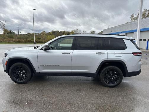 2024 Jeep Grand Cherokee L Laredo