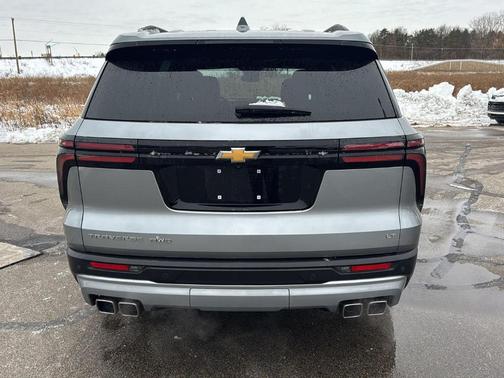 2024 Chevrolet Traverse LT