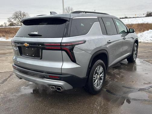 2024 Chevrolet Traverse LT