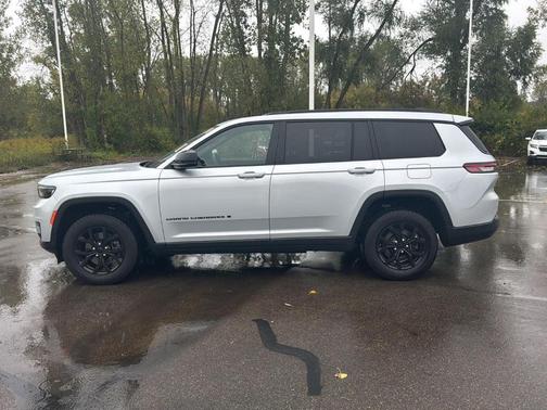 2024 Jeep Grand Cherokee L Laredo
