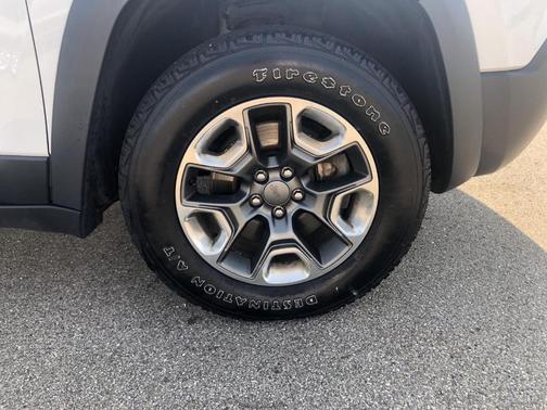 2019 Jeep Cherokee Trailhawk Elite
