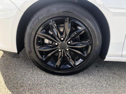 Summit White 2023 Chevrolet Malibu LT