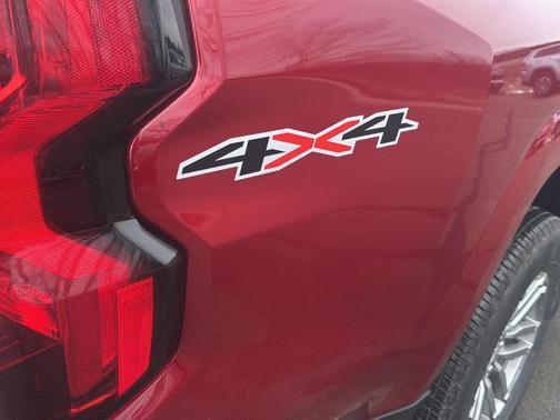 2023 Chevrolet Colorado LT