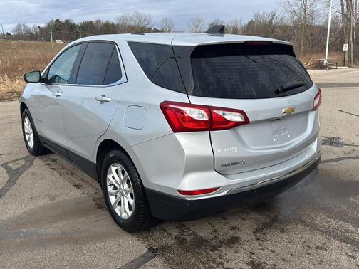 Silver Ice Metallic 2018 Chevrolet Equinox 1LT