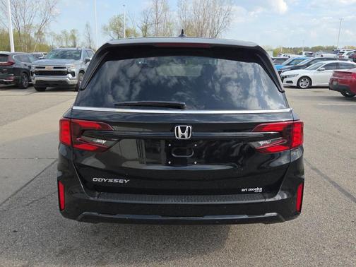 Crystal Black Pearl 2026 Honda Odyssey EX-L