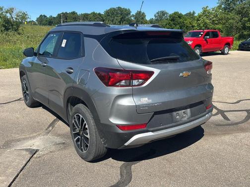 Sterling Gray Metallic 2024 Chevrolet Trailblazer LT