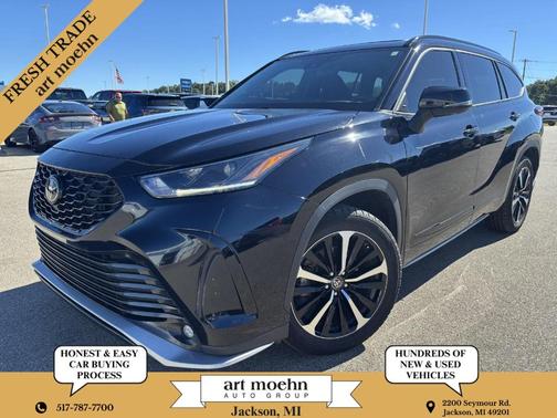 Midnight Black Metallic 2021 Toyota Highlander XSE