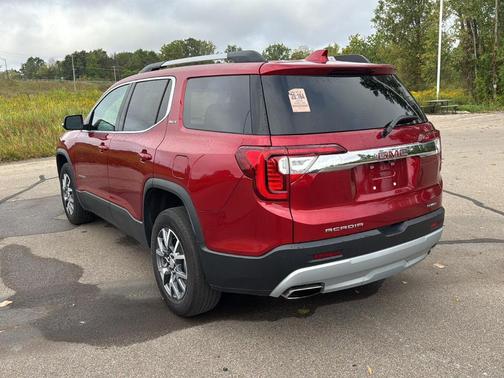 2023 GMC Acadia SLT