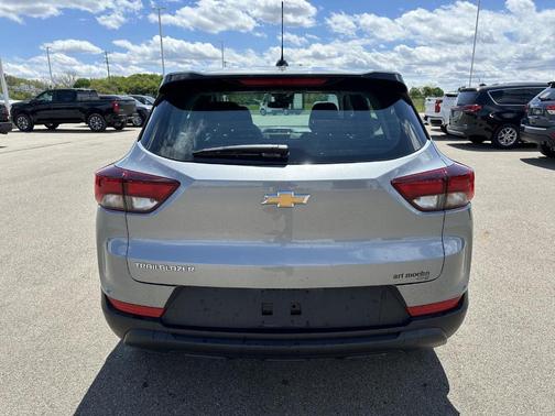 Sterling Gray Metallic 2023 Chevrolet Trailblazer LS